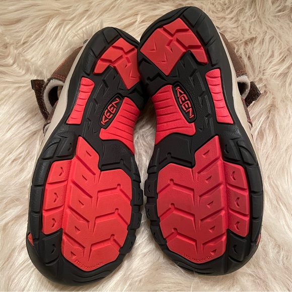 NWOB Boys Keen Sandals - Picture 2 of 3